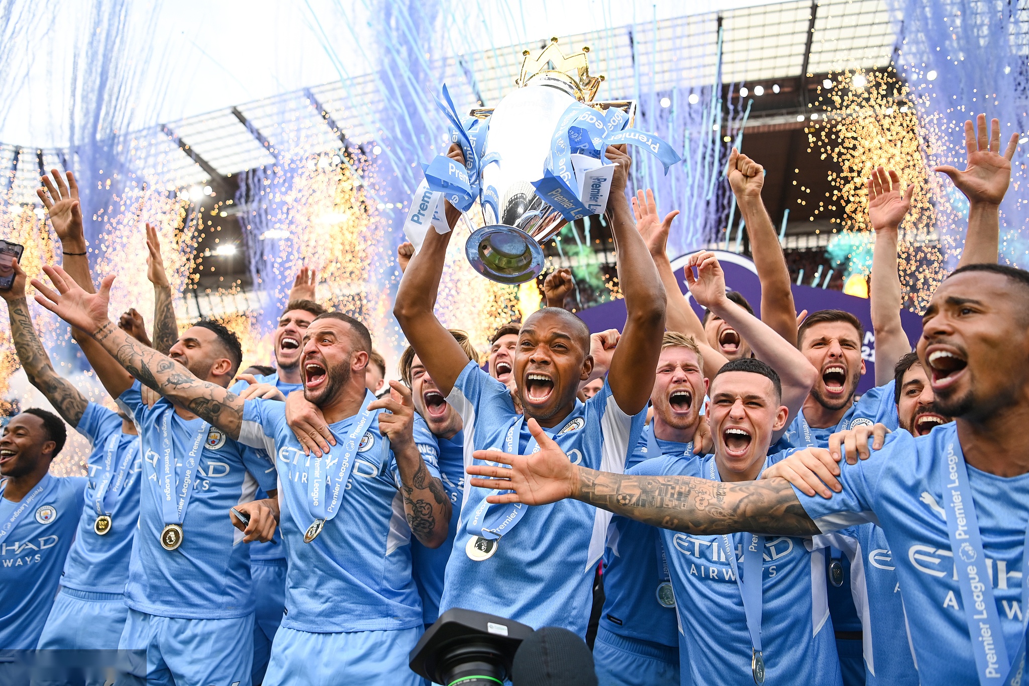 身体对抗的 身体对抗的